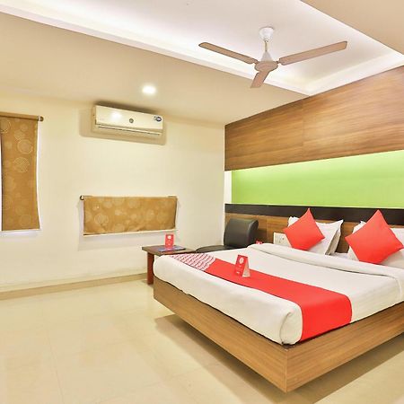Super Hotel O Apollo Ahmedabad Luaran gambar