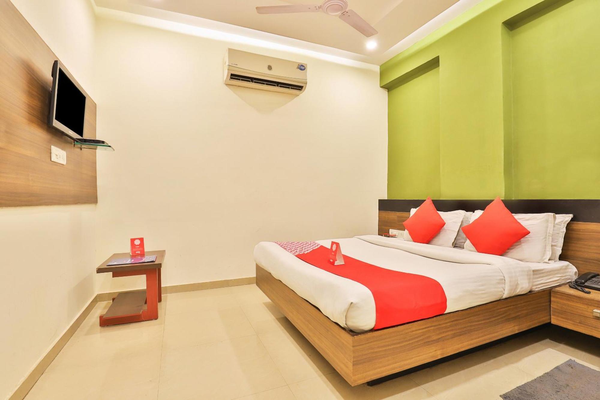 Super Hotel O Apollo Ahmedabad Luaran gambar