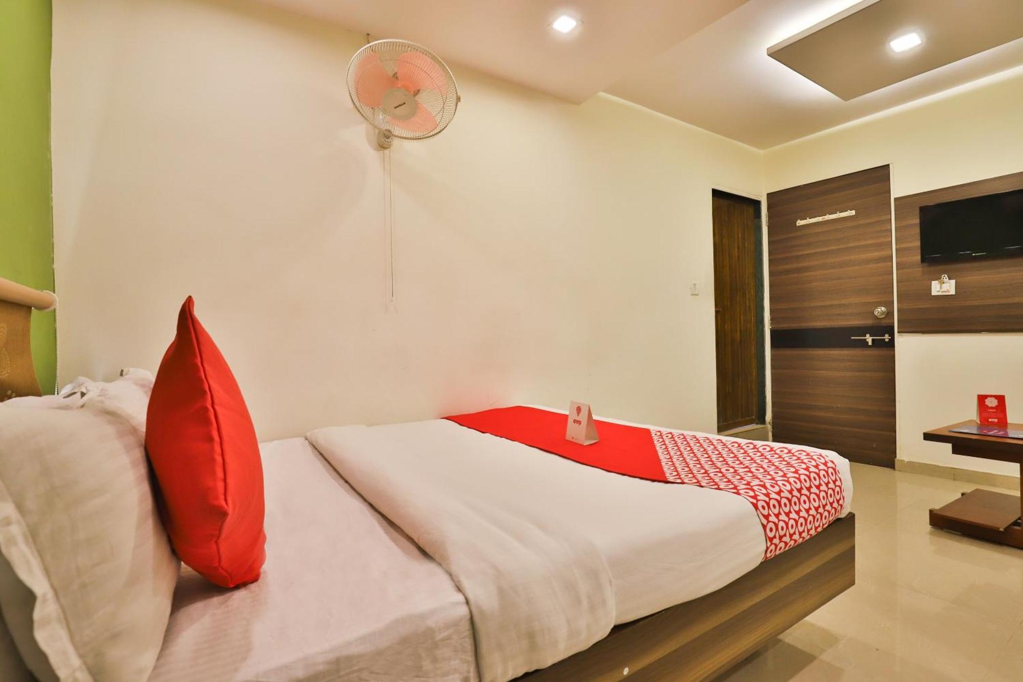 Super Hotel O Apollo Ahmedabad Luaran gambar